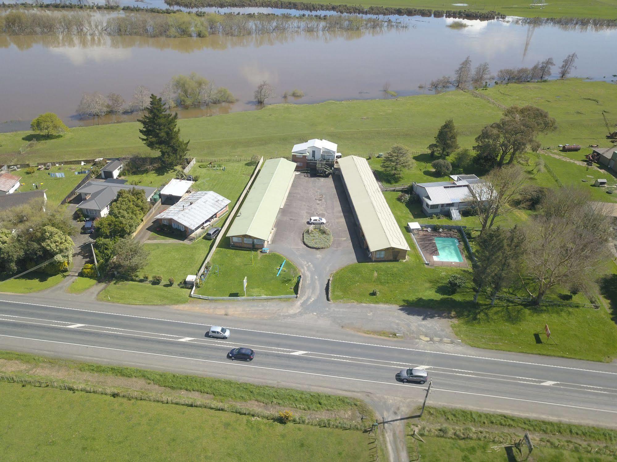 North End Motel Гантлі Екстер'єр фото